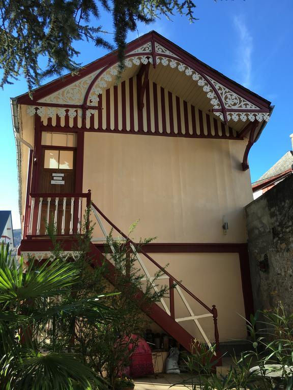 Chalet Des Palmiers บาญเญอ-เดอ-บีกอร์ ภายนอก รูปภาพ